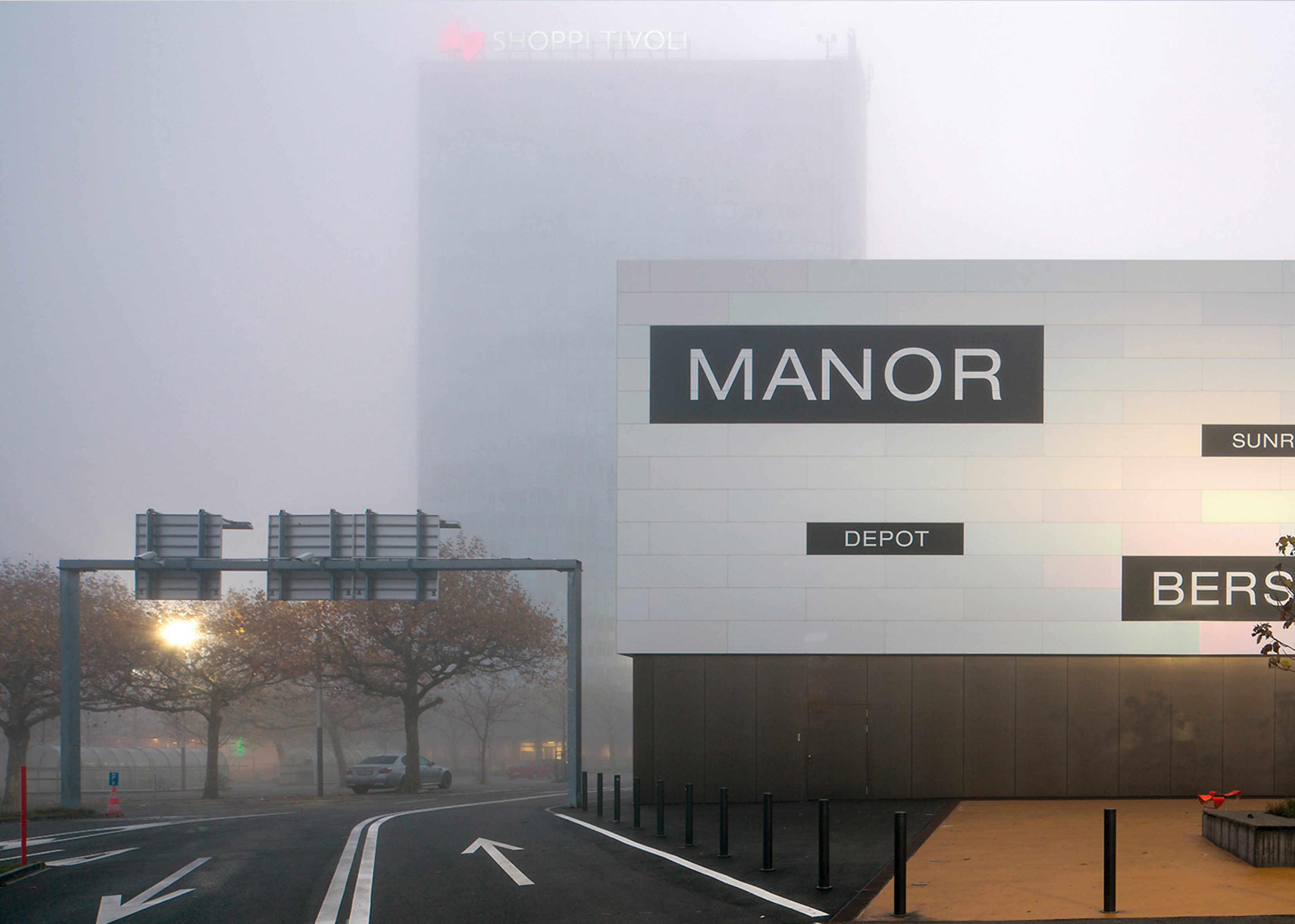 MANOR_im_NEBEL_A3-a592f4e65bfb4d7fa11da057dbc9811e-78fce42dc03f43b28809f678e3a1e49c.jpg